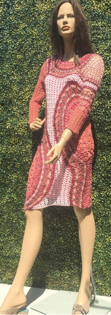 Robe crochet art rose en soie tricotée main