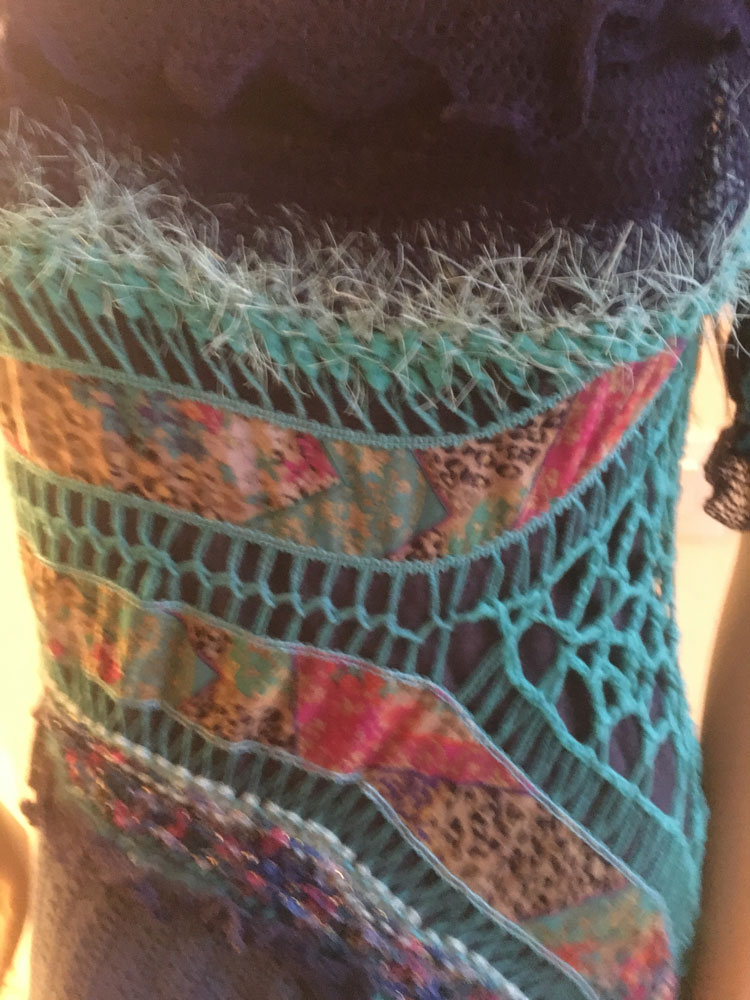 robe-bleue-detail-tissu